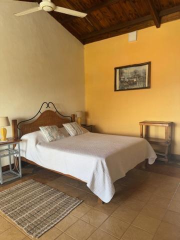 Chez Henri Hotel Pointe D'Esny Ngoại thất bức ảnh